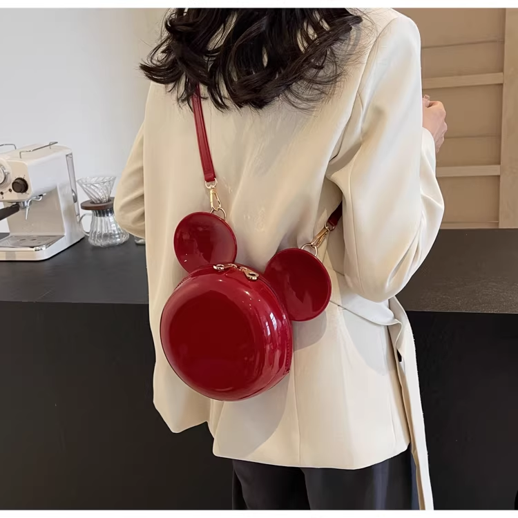 Sac bandoulière rond rouge modèle Mickey image 8